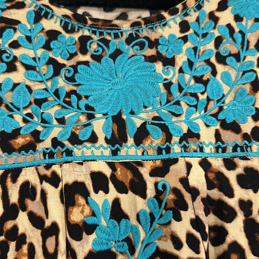 Women’s leopard blouse size large - Picture 2 of 6